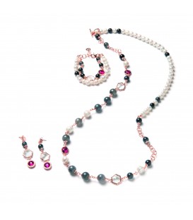 Ružový náhrdelník CLAUDIE s riečnou perlou, tmavými korálikmi a bielym a fuchsiovým kryštálom