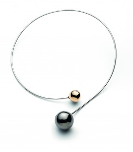 Strieborný náhrdelník s ródiovým povrchom a čiernou a zlatou guľôčkou