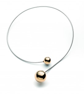 Strieborný náhrdelník s ródiovým povrchom a dvoma zlatými guľôčkami