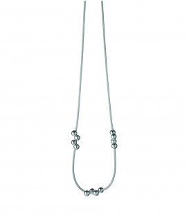 Jednoduchý náhrdelník s ródiovým povrchom a trojicou štyroch guľôčok 45cm